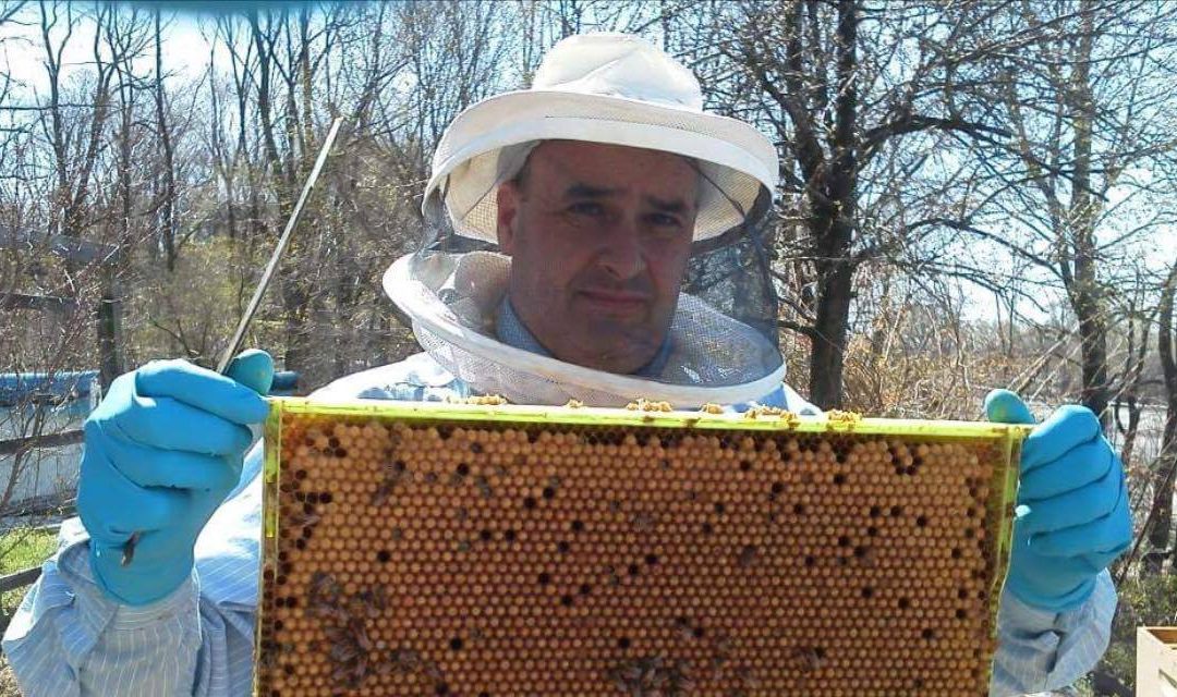 6-20-17 Bob Slanz – New York Beekeeper and Meadmaker of Awesome Seaweed Mead